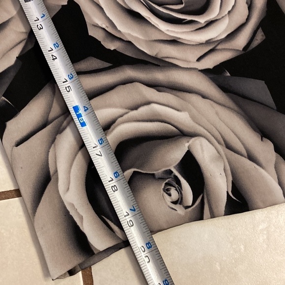 Express Rose sleeveless top - Picture 8 of 10